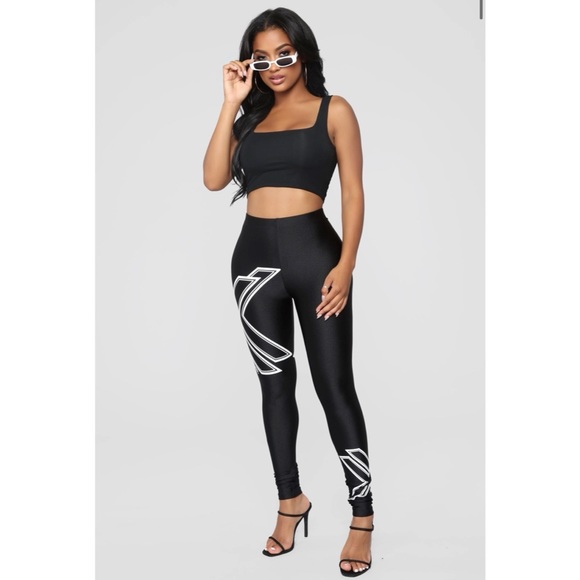 So Xtra Graphic Print Leggings - Black - Picture 2 of 7
